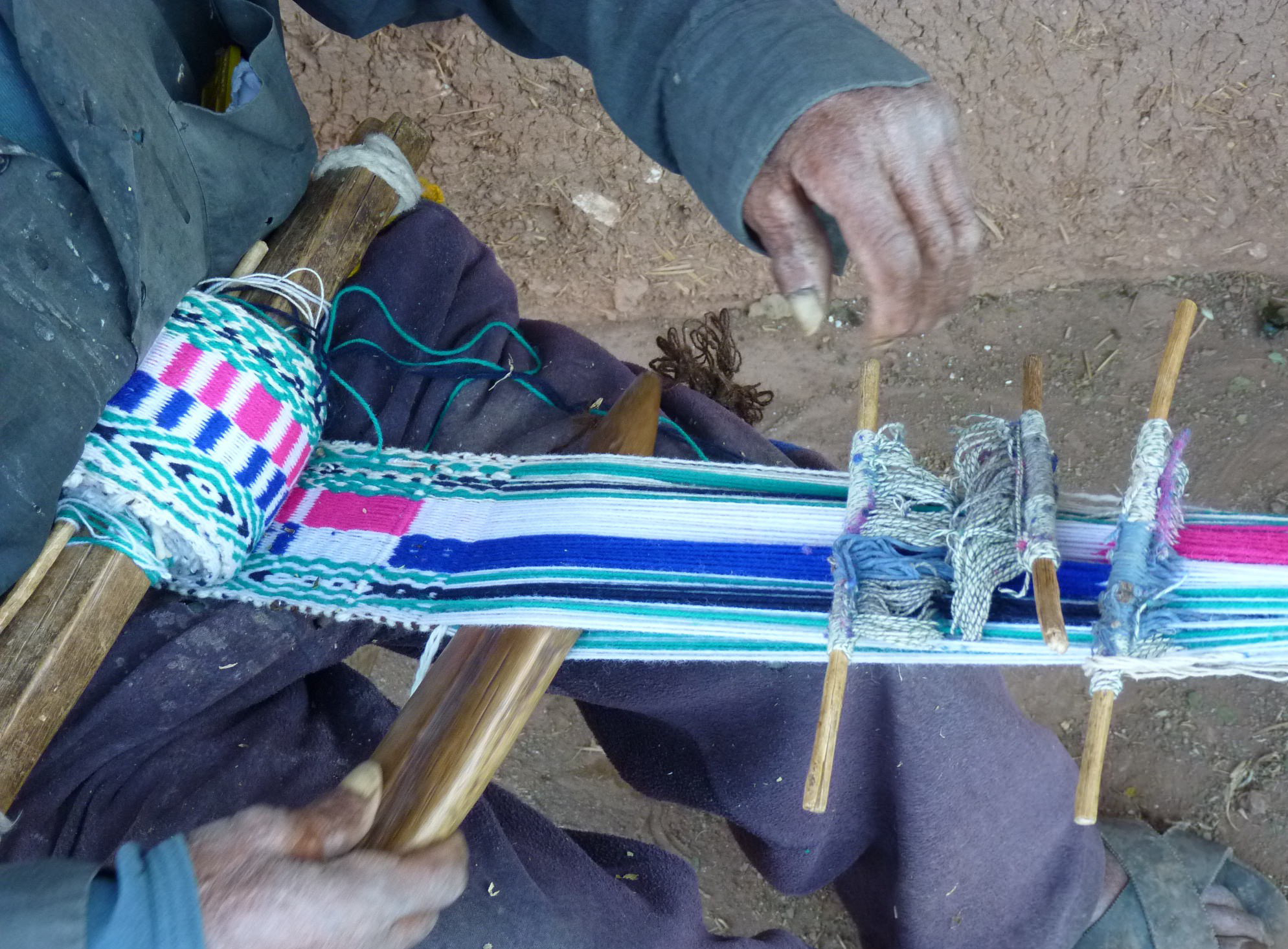 Wachuku weaver in Llamellin 2012